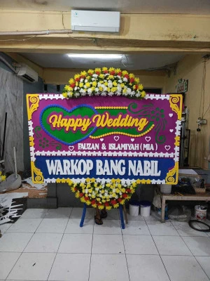 Papan Bunga di Cempaka Putih Barat